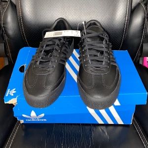 New never worn Adidas Women SambaRose Sneakers.
